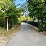 شقة Marvi's Gated Area