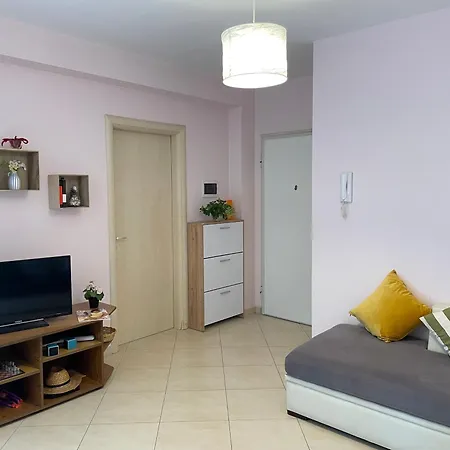 Marvi's Gated Area Apartament