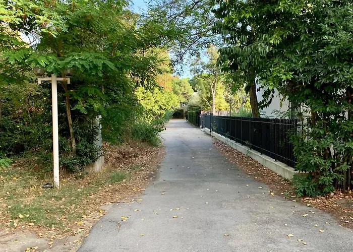 Apartment Marvi's Gated Area